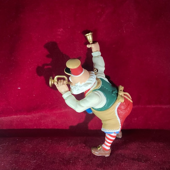 HALLMARK KEEPSAKE ORNAMENT 2010 - Picture 3 of 8